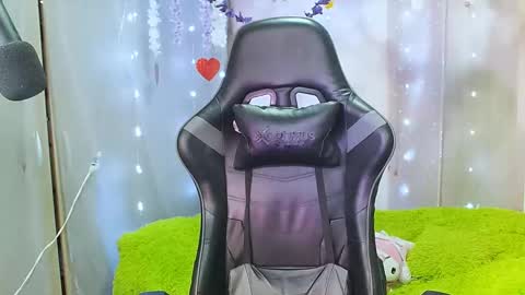 Snapshot of jaadee18 chatting on 02.26.25 jade 18 online show from 02.26.25