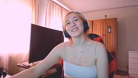 Snapshot of jacelyngarcea chatting on 10.23.25 Lilo online show from 10.23.25