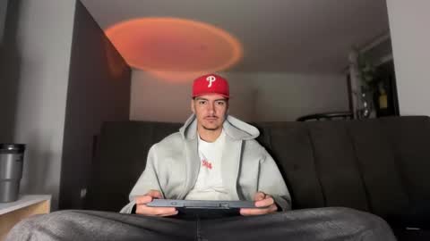 INDEPENDENT MODEL online show from 11.28.25