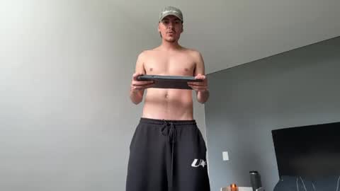 INDEPENDENT MODEL online show from 05.17.26