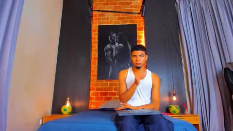 Snapshot of jackandjoes chatting on 11.10.25 Jack and Joes online show from 11.10.25