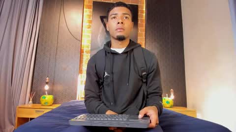 Snapshot of jackandjoes chatting on 12.03.25 Jack and Joes online show from 12.03.25