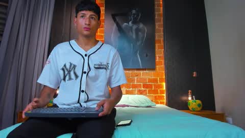 Snapshot of jackandjoes chatting on 12.17.25 Jack and Joes online show from 12.17.25