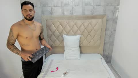 Snapshot of jackblanco_ chatting on 12.04.25 Jack White online show from 12.04.25