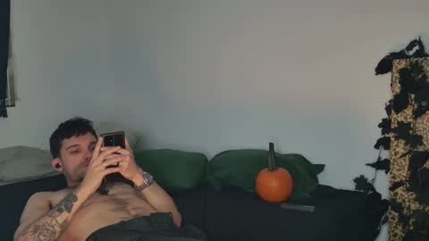 Snapshot of jackdesfeux chatting on 10.14.25 Jack  online show from 10.14.25