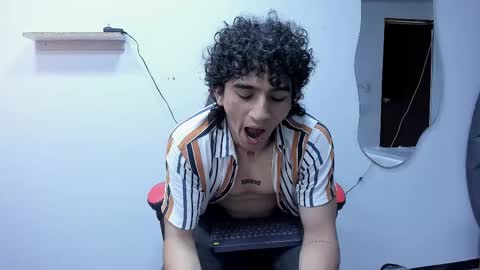 Snapshot of jackestaylor chatting on 09.19.25 Jackes Taylor online show from 09.19.25