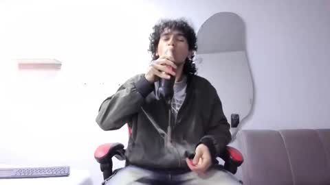 Snapshot of jackestaylor chatting on 12.15.25 Jackes Taylor online show from 12.15.25