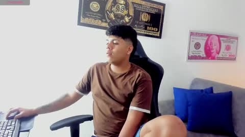 Snapshot of jacksonparker_ chatting on 02.07.25 Jackson online show from 02.07.25