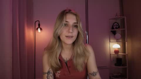 Linda Sofia help me get to 100 thumbs up online show from 02.11.26