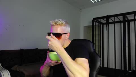 Snapshot of jacob_devon chatting on 09.10.25 JACOB DEVON online show from 09.10.25