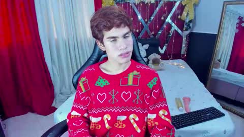 Snapshot of jacobelord chatting on 12.15.25 jacobelord online show from 12.15.25