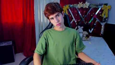 Snapshot of jacobelord chatting on 12.16.25 jacobelord online show from 12.16.25