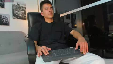 JACOB STONES online show from 02.02.25