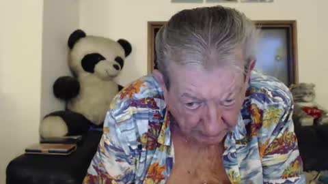 Snapshot of jacques_de_france chatting on 04.25.26 Jacques online show from 04.25.26