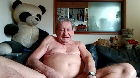 Snapshot of jacques_de_france chatting on 05.16.26 Jacques online show from 05.16.26