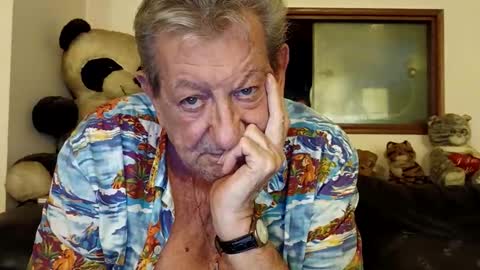 Snapshot of jacques_de_france chatting on 05.19.26 Jacques online show from 05.19.26