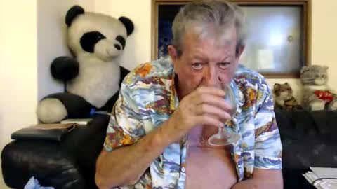 Snapshot of jacques_de_france chatting on 05.25.26 Jacques online show from 05.25.26