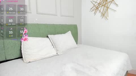 Snapshot of jade__cute chatting on 09.22.25 jade online show from 09.22.25