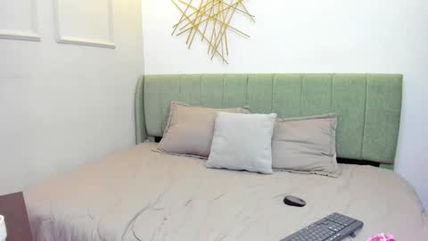 Snapshot of jade__cute chatting on 10.15.25 jade online show from 10.15.25