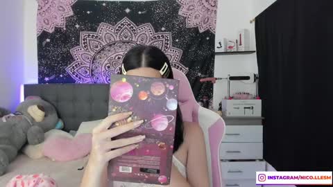 Snapshot of jade__weed chatting on 01.19.25   online show from 01.19.25