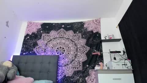 Snapshot of jade__weed chatting on 01.30.25   online show from 01.30.25