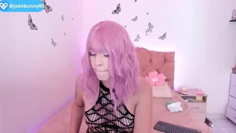 Snapshot of jade__weed chatting on 09.19.25   online show from 09.19.25