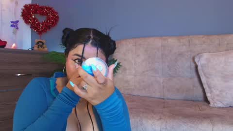 Snapshot of jade_brunnette chatting on 05.14.26 Jade Brunete online show from 05.14.26