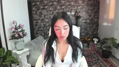 Snapshot of jade_porn chatting on 12.11.24 Jade independent model online show from 12.11.24