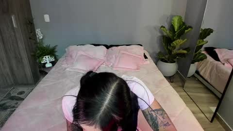 Snapshot of jade_porn chatting on 01.09.25 Jade independent model online show from 01.09.25