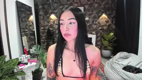 Snapshot of jade_porn chatting on 01.27.25 Jade independent model online show from 01.27.25