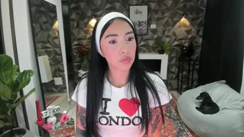 Snapshot of jade_porn chatting on 02.24.25 Jade independent model online show from 02.24.25