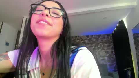 Snapshot of jade_porn chatting on 03.04.25 Jade independent model online show from 03.04.25