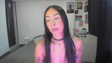 Snapshot of jade_porn chatting on 10.19.25 Jade independent model online show from 10.19.25