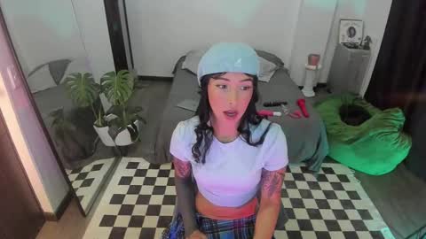 Jade  independent model online show from 11.17.25