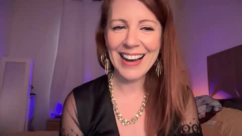 Snapshot of jade_slade chatting on 06.10.26 Jade Slade online show from 06.10.26