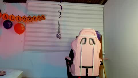 Snapshot of jade_sweetie chatting on 10.24.25 Jade online show from 10.24.25