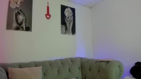 Snapshot of jade_sweetie chatting on 12.18.25 Jade online show from 12.18.25