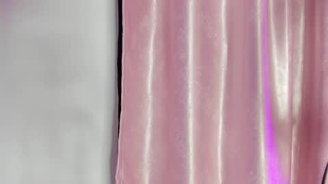 jade white  online show from 09.23.25