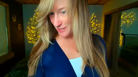 jadeamaryllis_ online show from 04.09.26