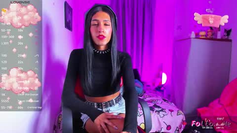 Snapshot of jadebenett chatting on 11.13.25 Jade Benett online show from 11.13.25