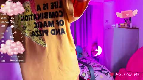 Snapshot of jadebenett chatting on 12.04.25 Jade Benett online show from 12.04.25