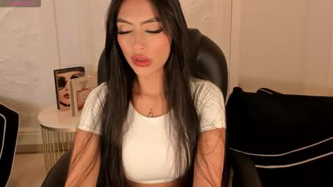 JADE EVANS online show from 01.17.26