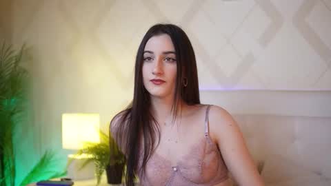 Snapshot of jadehazy chatting on 12.14.25 Jade online show from 12.14.25