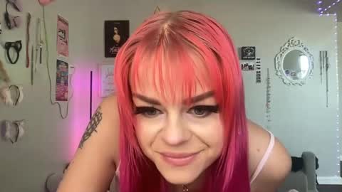 Snapshot of jadeisabel chatting on 10.08.25 Jade Isabel online show from 10.08.25