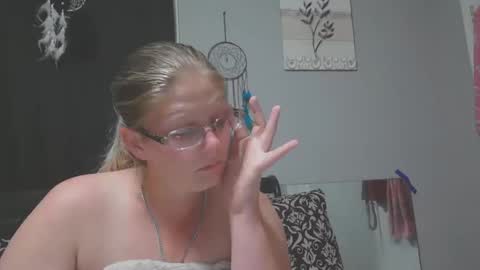 JadeLuv online show from 10.16.25