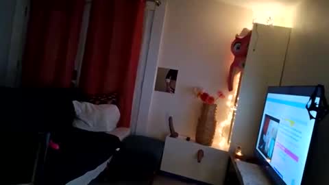 Jamie Rose Queenschild ever... online show from 02.02.26