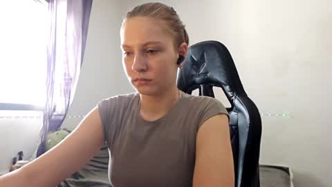 jaimeeosendorf online show from 04.04.26