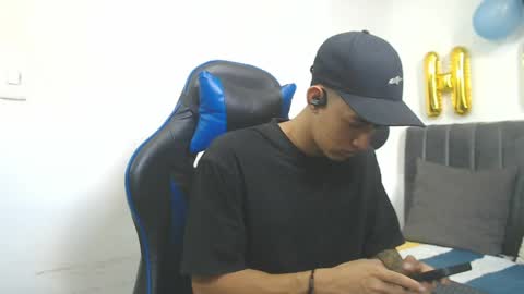 Snapshot of jake_shadow14 chatting on 05.04.26 Hi guys im new 3 online show from 05.04.26