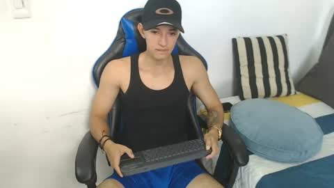 Snapshot of jake_shadow14 chatting on 06.10.26 Hi guys im new 3 online show from 06.10.26