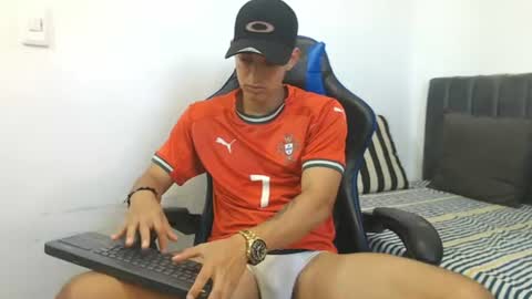 Snapshot of jake_shadow14 chatting on 07.06.26 Hi guys im new 3 online show from 07.06.26